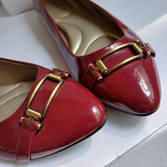 Burgundy Patent PointedToe Ballet Flats wth Burnished Gold Horsebit Buckle Sz11 - Picture 10 of 12